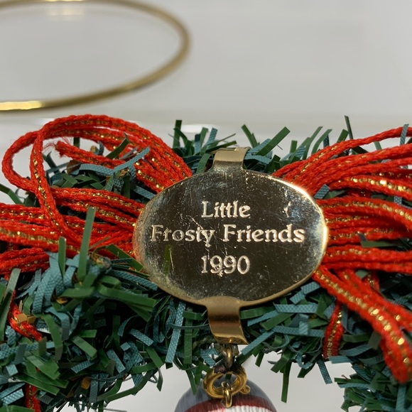 Frosty friends Wreath with 1 mini ornament - Picture 3 of 11